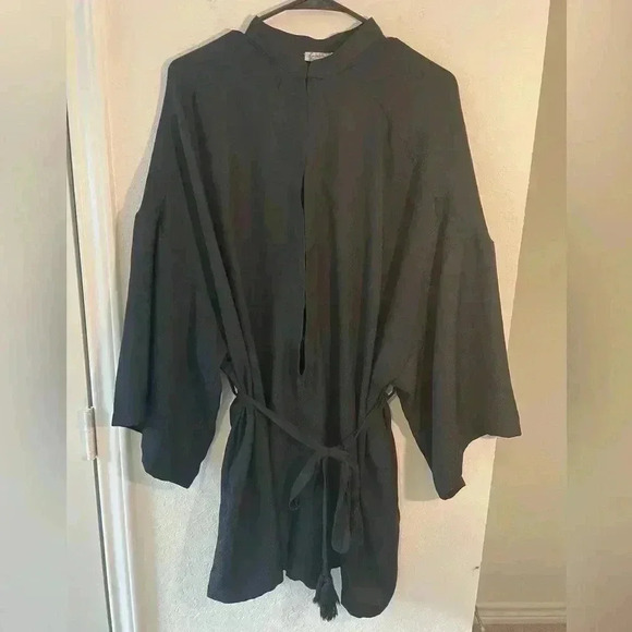 Free People Black Wide Arm Short Sleeve Textured Romper Womens Size Medium - Picture 1 of 11